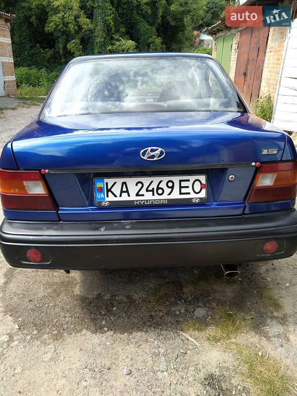Седан Hyundai Pony 1992 в Ромнах