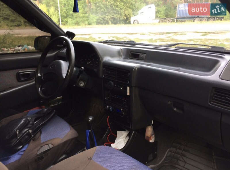 Седан Hyundai Pony 1994 в Киеве
