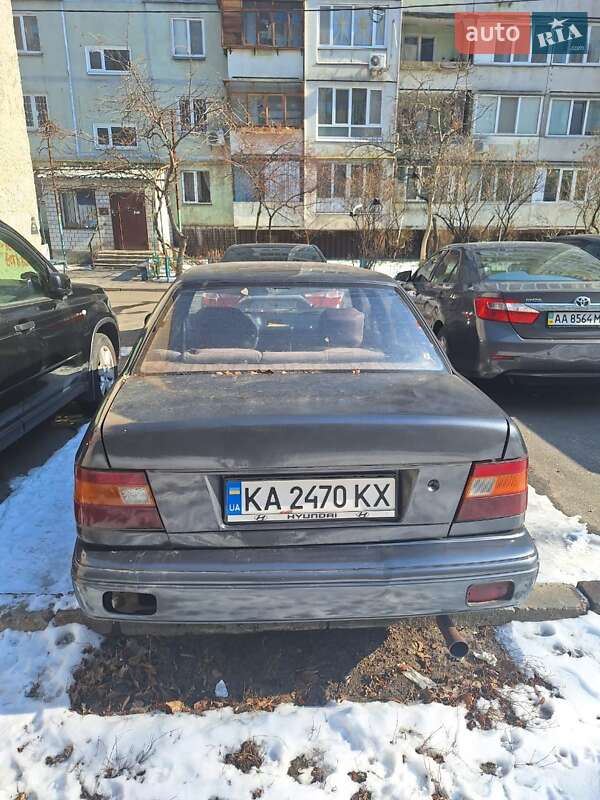 Седан Hyundai Pony 1992 в Киеве