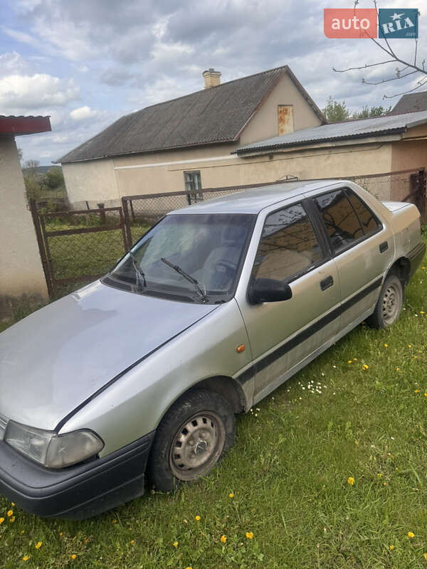 Седан Hyundai Pony 1992 в Львове