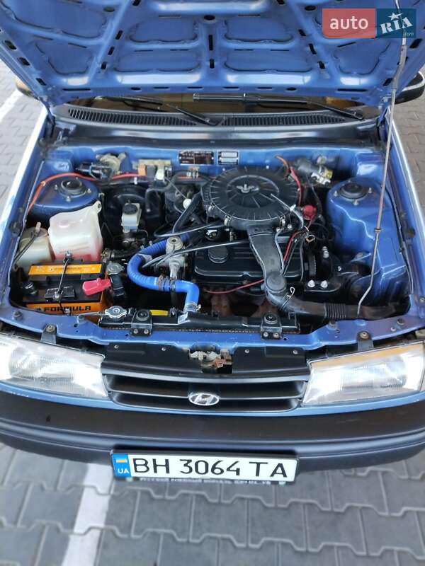 Седан Hyundai Pony 1993 в Корсунцях