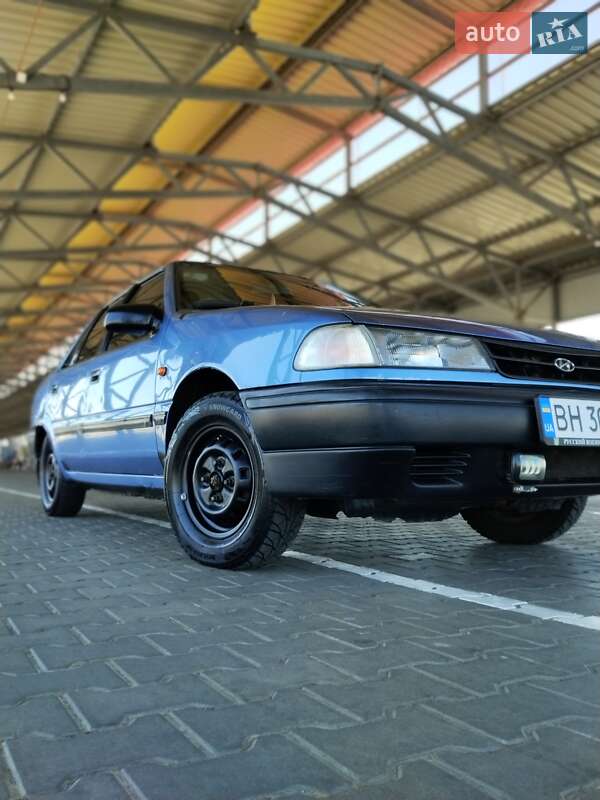 Седан Hyundai Pony 1993 в Корсунцях