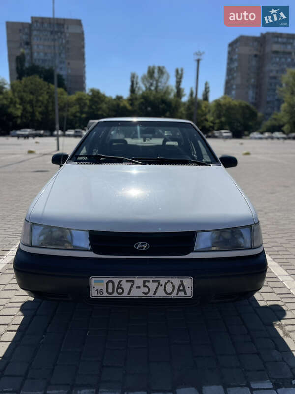 Седан Hyundai Pony 1994 в Одессе