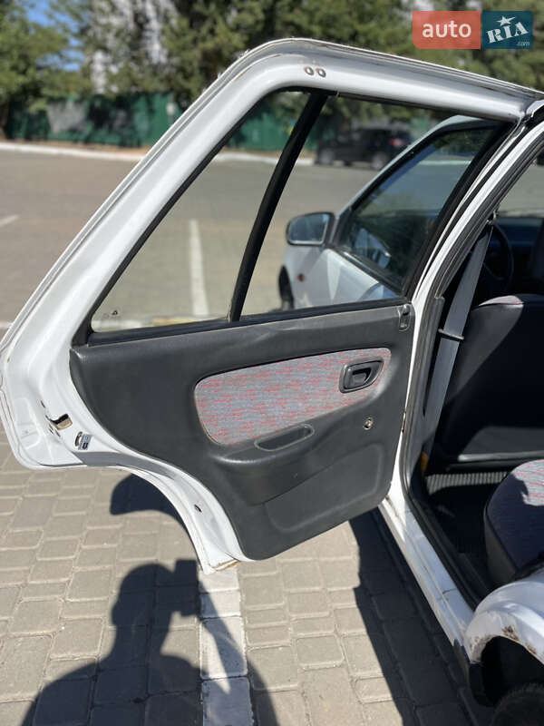 Седан Hyundai Pony 1994 в Одессе