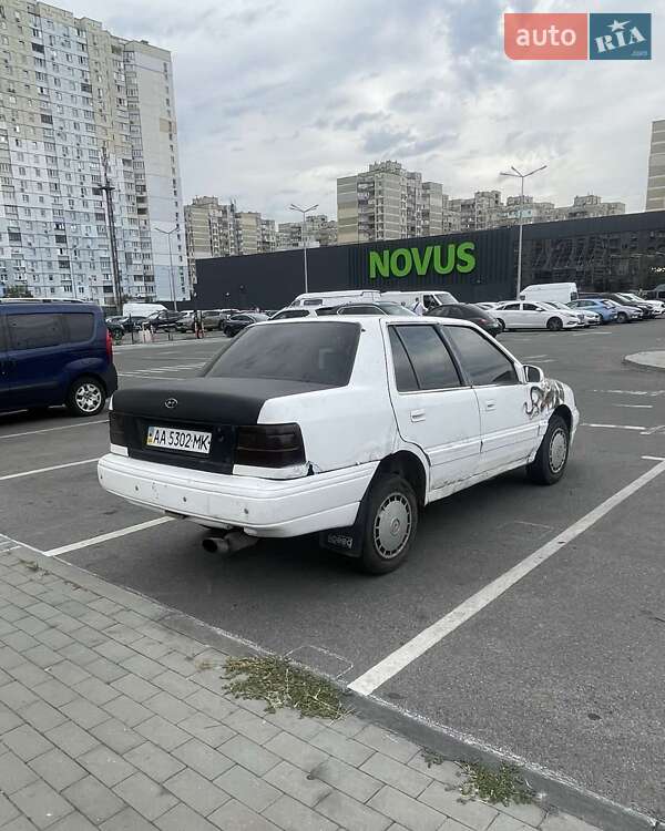 Седан Hyundai Pony 1992 в Киеве
