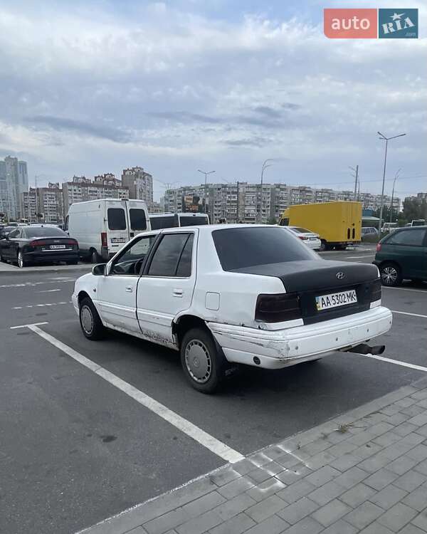 Седан Hyundai Pony 1992 в Киеве