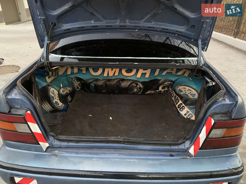 Седан Hyundai Pony 1992 в Овидиополе