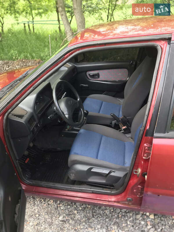 Седан Hyundai Pony 1995 в Хмельницькому фото 3 Седан Hyundai Pony 1995 в Хмельницькому