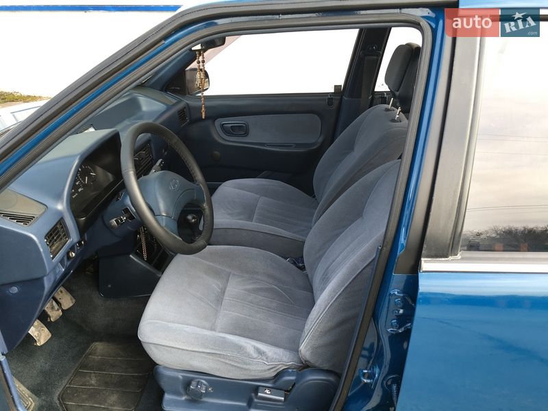 Седан Hyundai Pony 1992 в Вышгороде