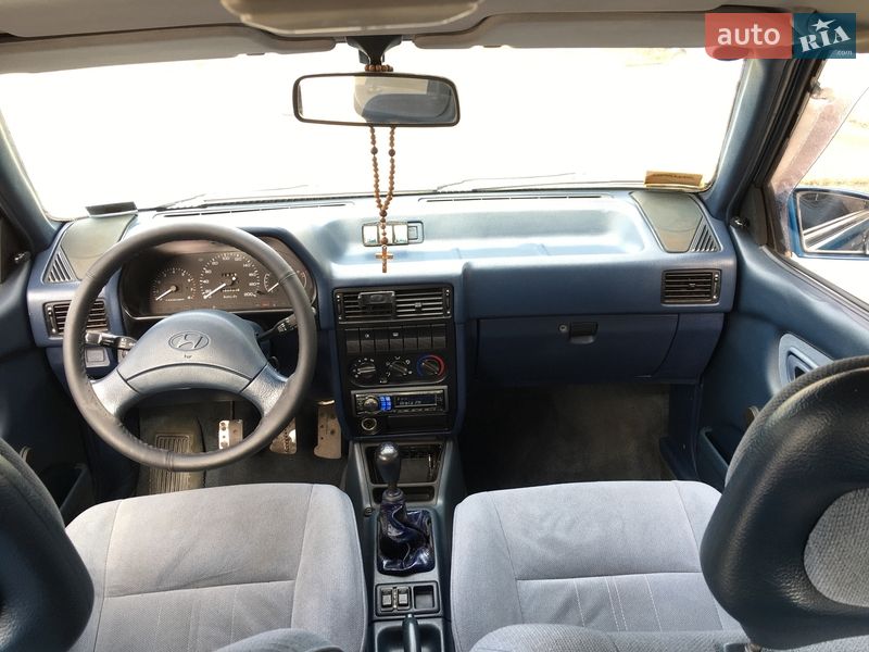 Седан Hyundai Pony 1992 в Вышгороде