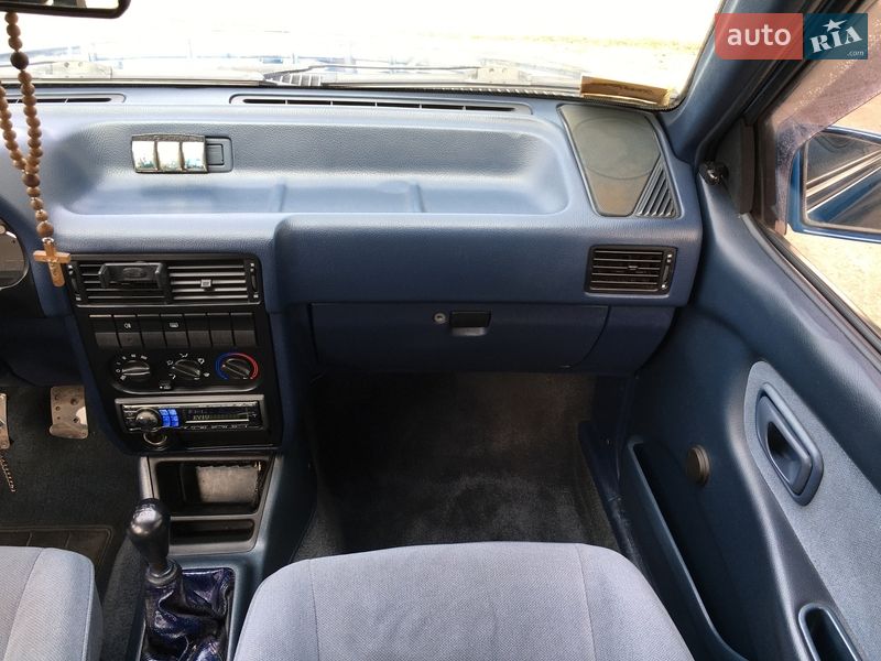 Седан Hyundai Pony 1992 в Вышгороде