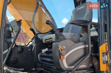 Гусеничный экскаватор Hyundai Robex 220 LC-9A 2012 в 
