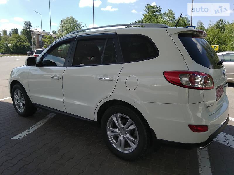 Hyundai Santa FE 2011 года