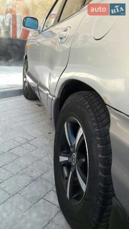 Внедорожник / Кроссовер Hyundai Santa FE 2004 в Львове