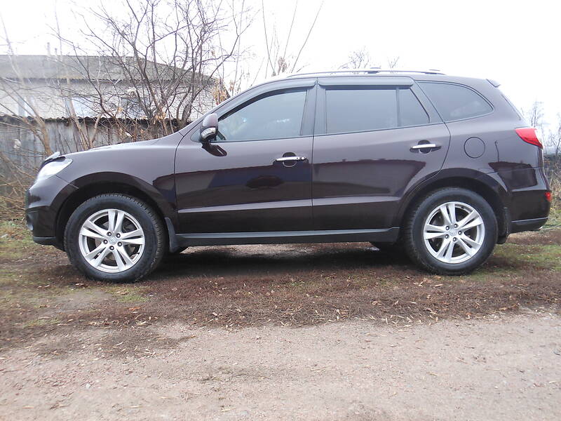 Внедорожник / Кроссовер Hyundai Santa FE 2010 в Новгород-Северском