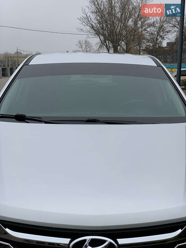 Позашляховик / Кросовер Hyundai Santa FE 2015 в Дніпрі