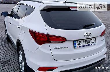 Позашляховик / Кросовер Hyundai Santa FE 2015 в 