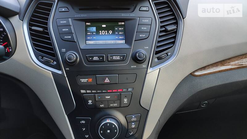 Позашляховик / Кросовер Hyundai Santa FE 2014 в Києві