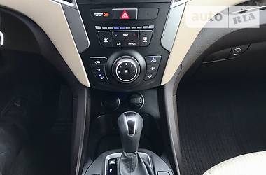 Позашляховик / Кросовер Hyundai Santa FE 2016 в 