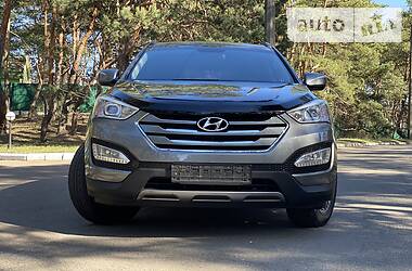 Позашляховик / Кросовер Hyundai Santa FE 2014 в 