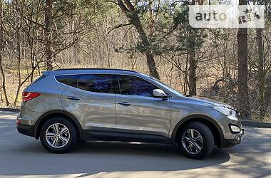 Позашляховик / Кросовер Hyundai Santa FE 2014 в 