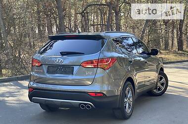 Позашляховик / Кросовер Hyundai Santa FE 2014 в 