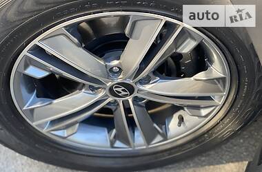 Позашляховик / Кросовер Hyundai Santa FE 2014 в 
