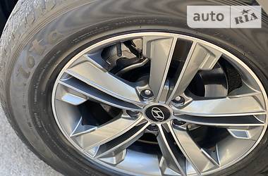 Позашляховик / Кросовер Hyundai Santa FE 2014 в 
