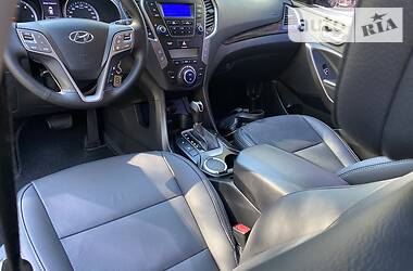 Позашляховик / Кросовер Hyundai Santa FE 2014 в 