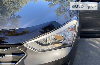 Позашляховик / Кросовер Hyundai Santa FE 2014 в 