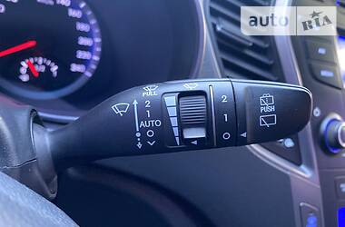 Позашляховик / Кросовер Hyundai Santa FE 2014 в 