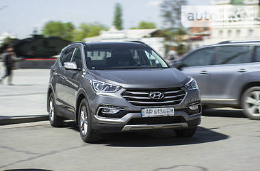 Внедорожник / Кроссовер Hyundai Santa FE 2018 в 