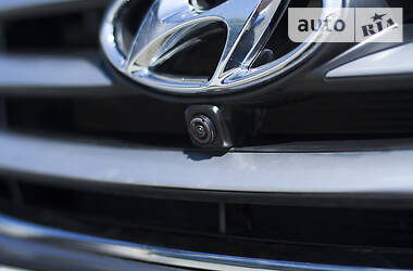 Внедорожник / Кроссовер Hyundai Santa FE 2018 в 