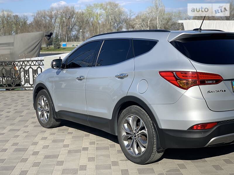 Внедорожник / Кроссовер Hyundai Santa FE 2013 в Днепре