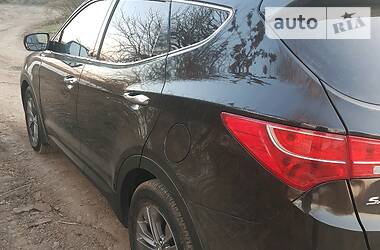 Позашляховик / Кросовер Hyundai Santa FE 2013 в 