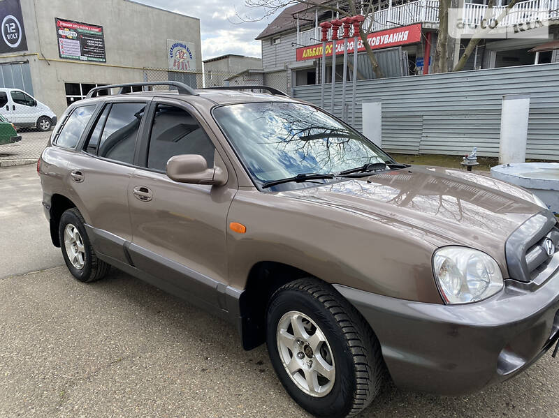 Позашляховик / Кросовер Hyundai Santa FE 2005 в Чернівцях