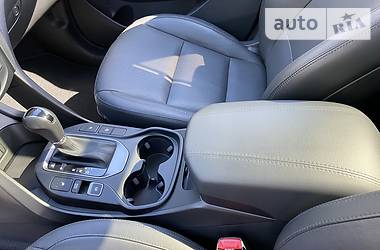 Позашляховик / Кросовер Hyundai Santa FE 2015 в 