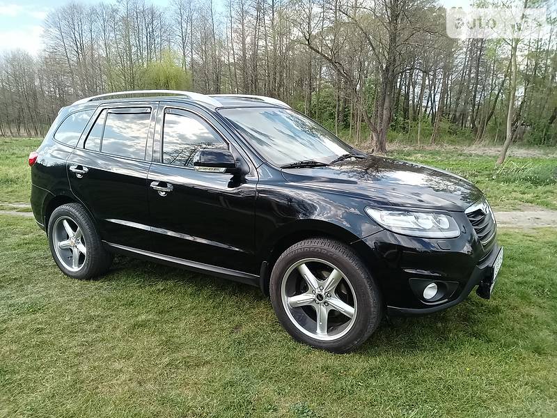 Позашляховик / Кросовер Hyundai Santa FE 2010 в 