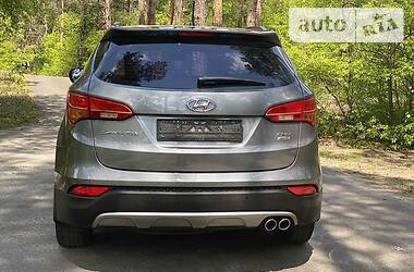 Позашляховик / Кросовер Hyundai Santa FE 2014 в 