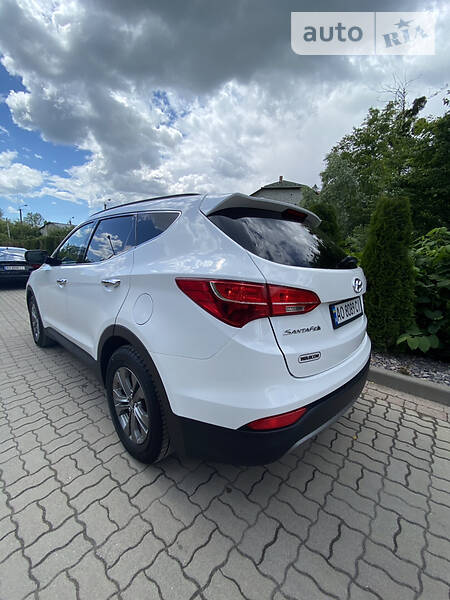 Позашляховик / Кросовер Hyundai Santa FE 2014 в Мукачевому