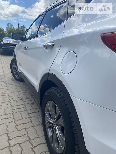 Позашляховик / Кросовер Hyundai Santa FE 2014 в Мукачевому