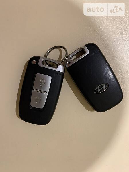 Позашляховик / Кросовер Hyundai Santa FE 2011 в Луцьку