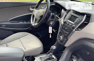 Позашляховик / Кросовер Hyundai Santa FE 2014 в 