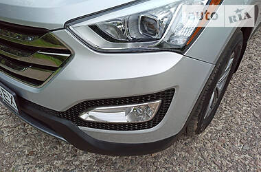 Позашляховик / Кросовер Hyundai Santa FE 2014 в 