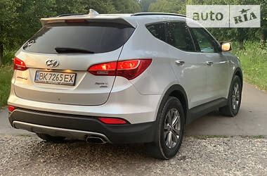 Позашляховик / Кросовер Hyundai Santa FE 2014 в 