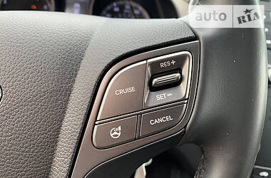 Позашляховик / Кросовер Hyundai Santa FE 2014 в 
