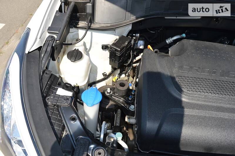 Позашляховик / Кросовер Hyundai Santa FE 2013 в Києві фото 19 Позашляховик / Кросовер Hyundai Santa FE 2013 в Києві