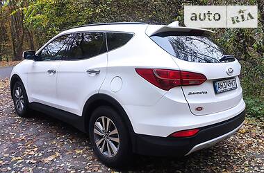 Внедорожник / Кроссовер Hyundai Santa FE 2014 в 