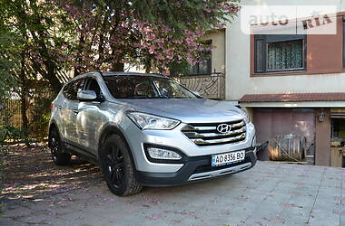 Позашляховик / Кросовер Hyundai Santa FE 2012 в Ужгороді