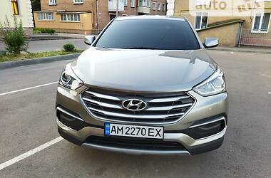 Внедорожник / Кроссовер Hyundai Santa FE 2017 в 